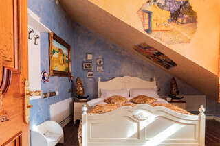 Гостиница Buen Retiro Калининград Стандарт номер  28 STUDIO VAN GOGH-1