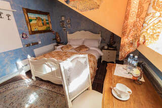 Гостиница Buen Retiro Калининград Стандарт номер  28 STUDIO VAN GOGH-5